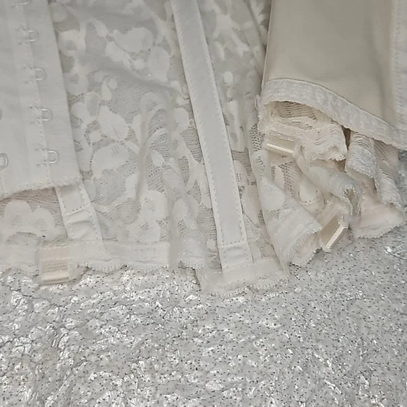 80s Frederick's of Hollywood Lace Sweetheart Boned Bodice Bustier Corset - Picture 9 of 9